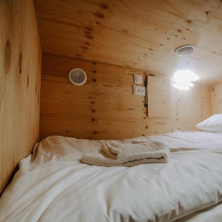 CAPSULE Hotel Osh Buitenkant foto