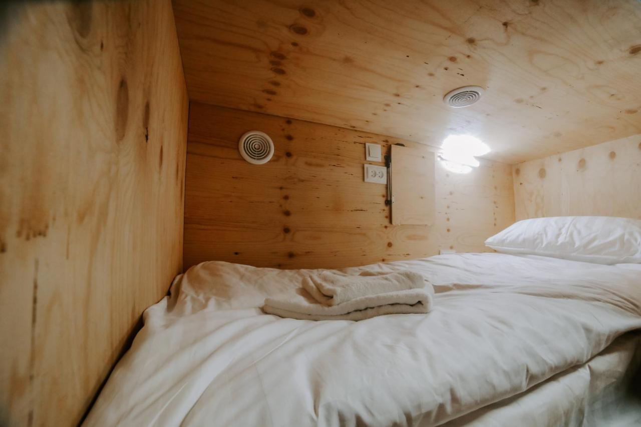 CAPSULE Hotel Osh Buitenkant foto