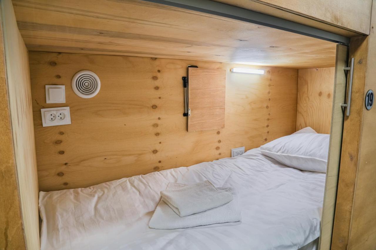 CAPSULE Hotel Osh Buitenkant foto