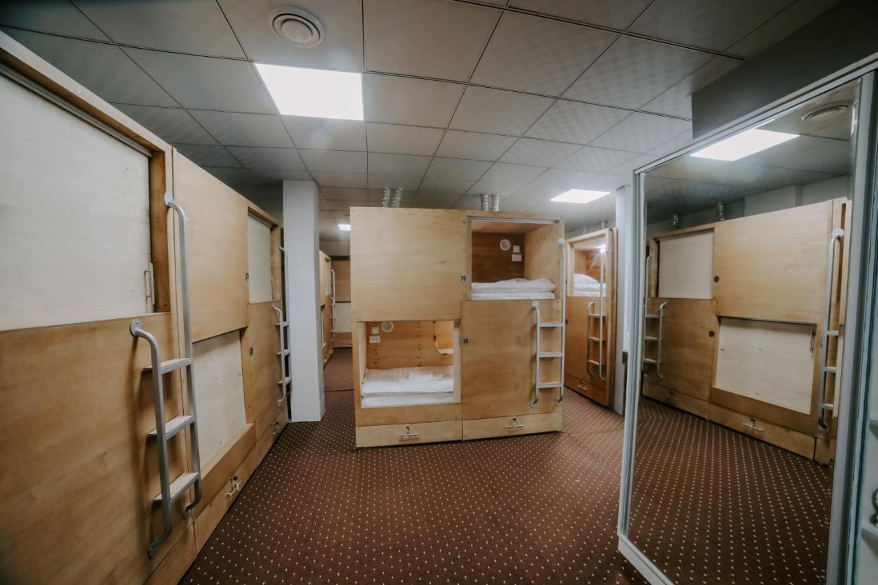 CAPSULE Hotel Osh Buitenkant foto